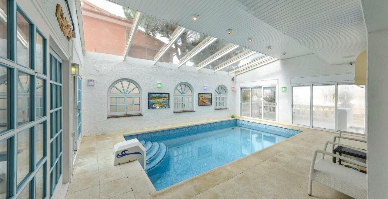 Villa Requesens On Canal Empuriabrava Exterior foto